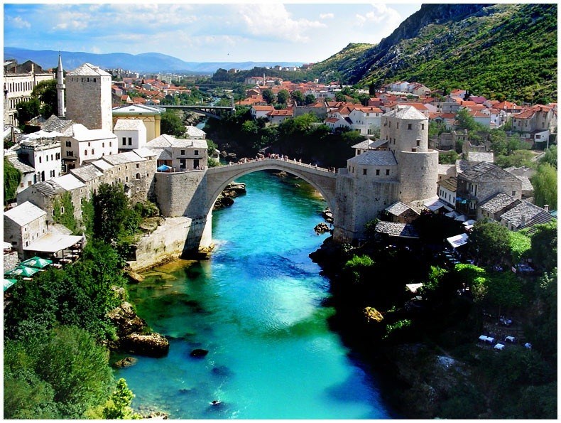 Mostar Köprüsü